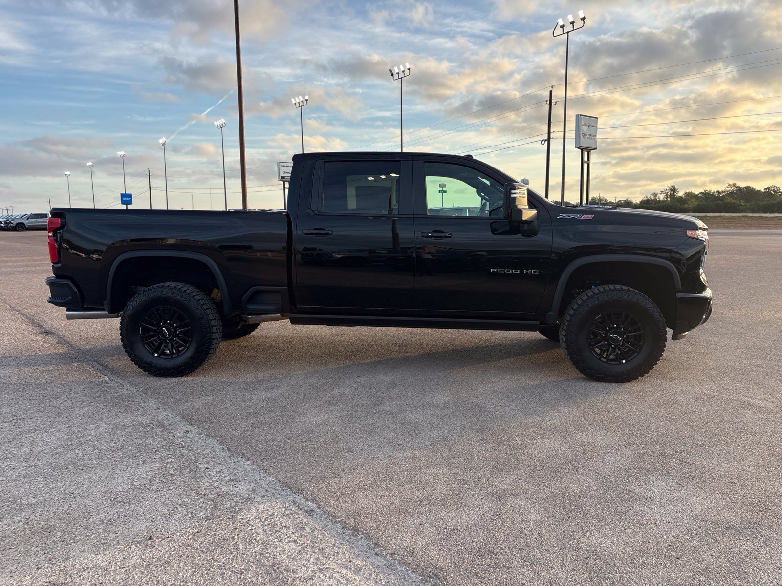 New 2026 Chevrolet Silverado 2500 ZR2 AWD/4WD image 7