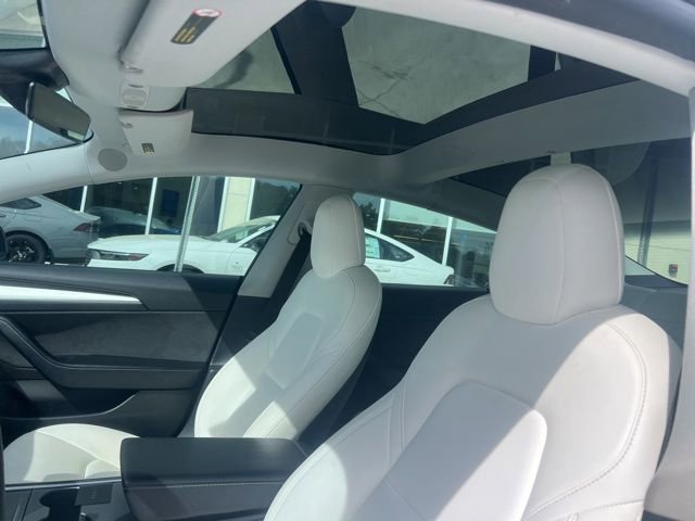 Used 2021 Tesla Model 3 Performance image 12