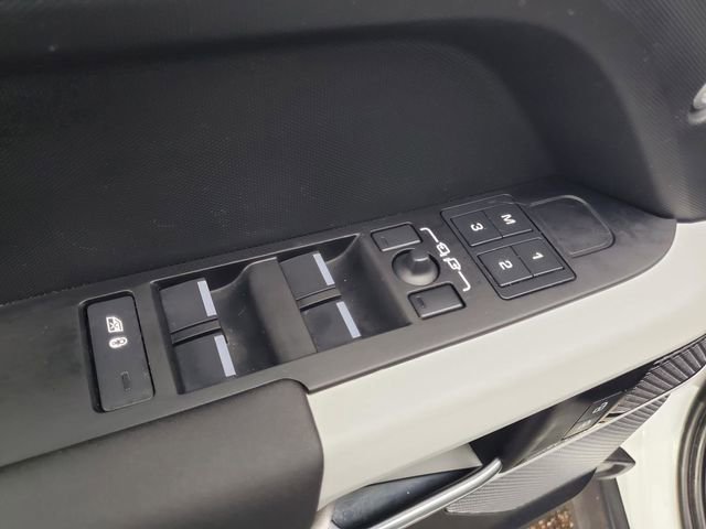 Used 2024 Land Rover Defender 110 S image 10