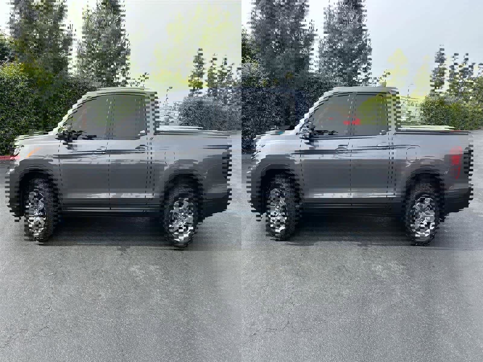 Used 2025 Honda Ridgeline TrailSport image 3