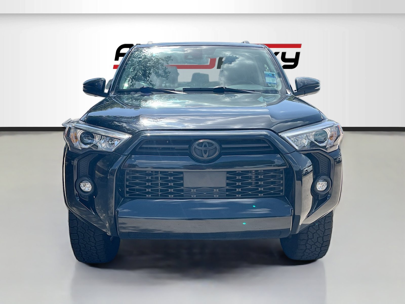 Used 2023 Toyota 4Runner SR5 Premium AWD/4WD image 2