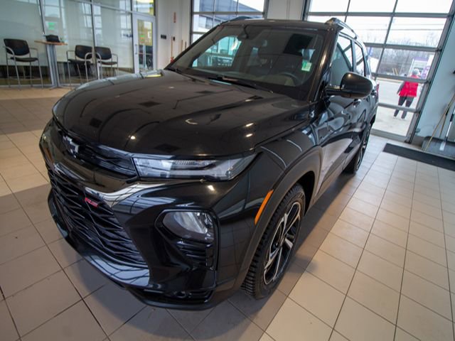 Certified 2023 Chevrolet TrailBlazer RS w/ Convenience Package image 2