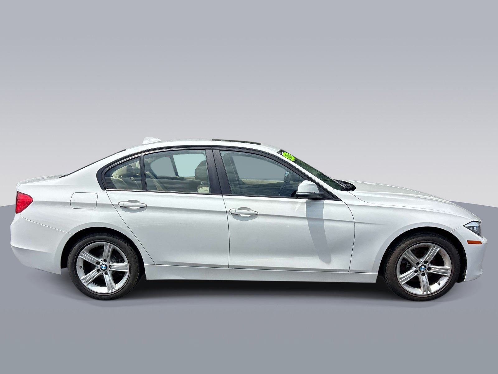 Used 2014 BMW 328i xDrive Sedan AWD/4WD image 2
