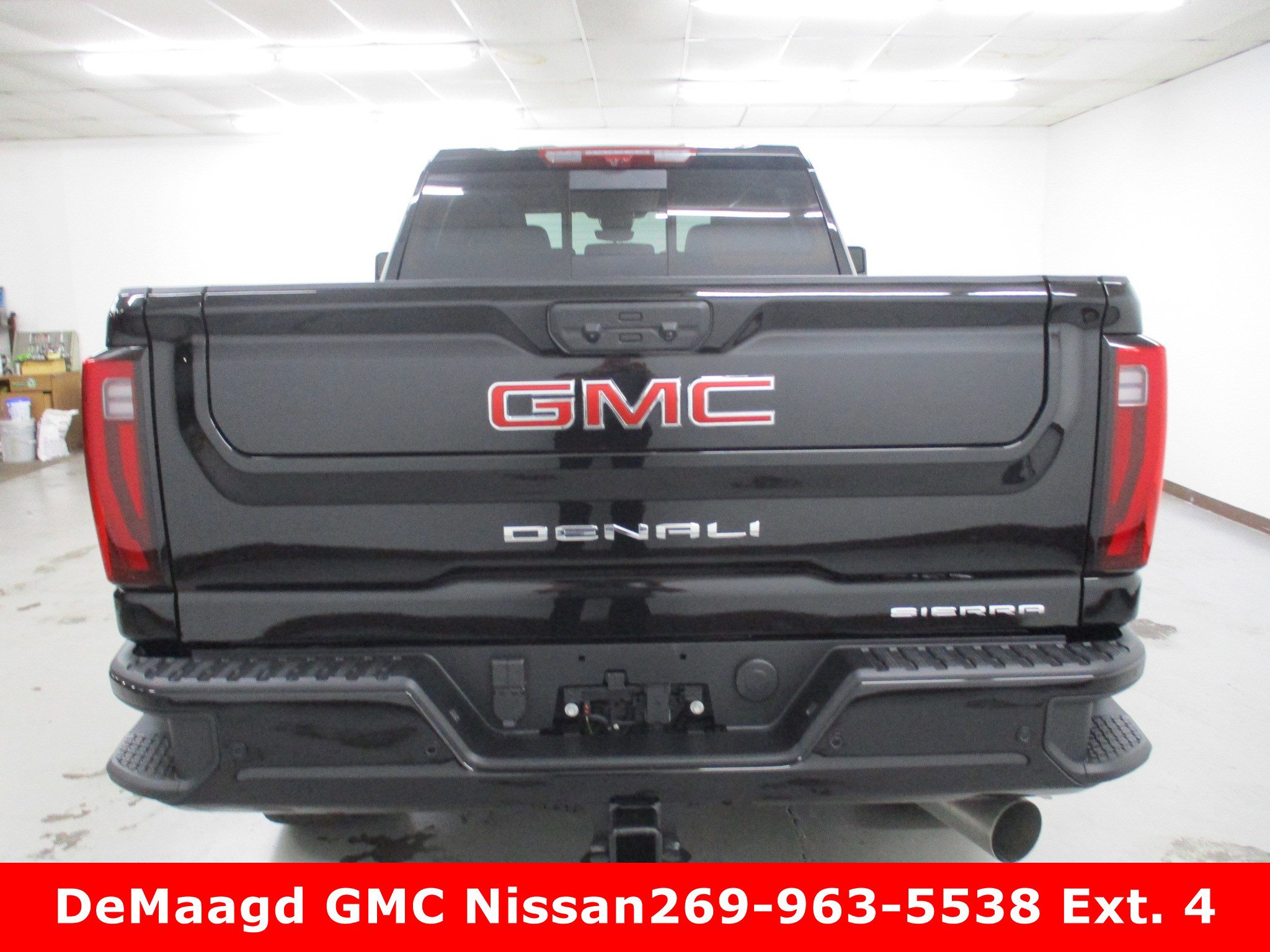 New 2025 GMC Sierra 2500 Denali w/ Technology Package image 4
