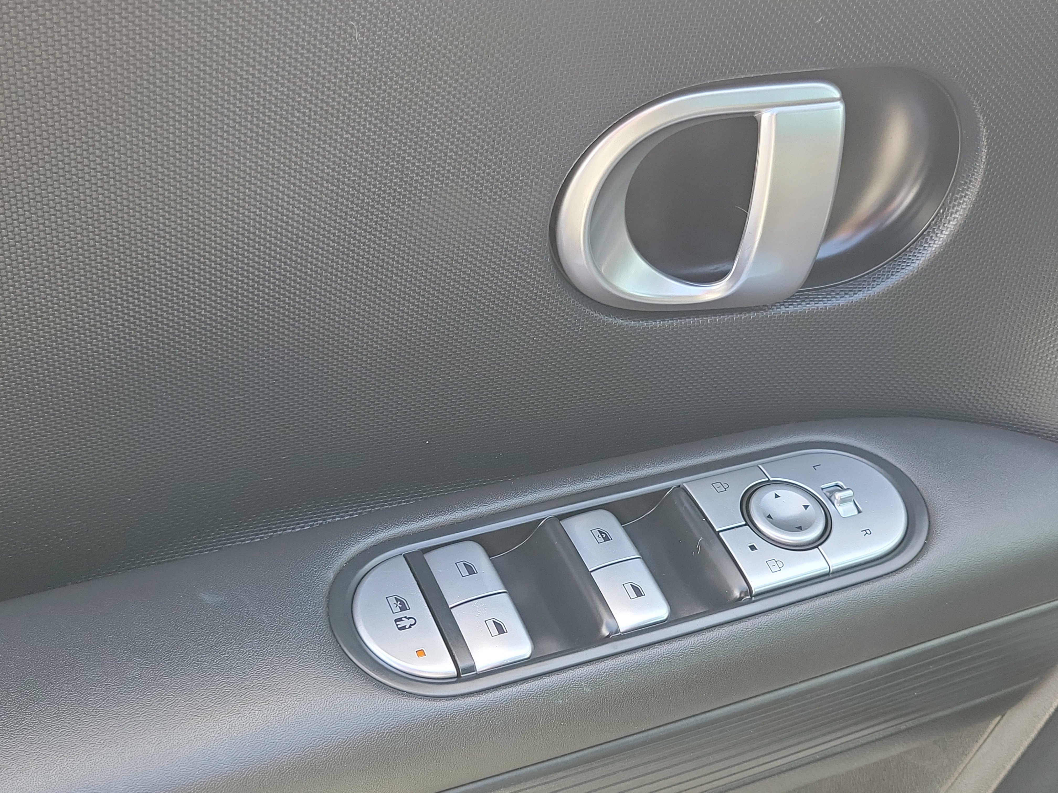 Certified 2024 Hyundai Ioniq 5 SE RWD image 18