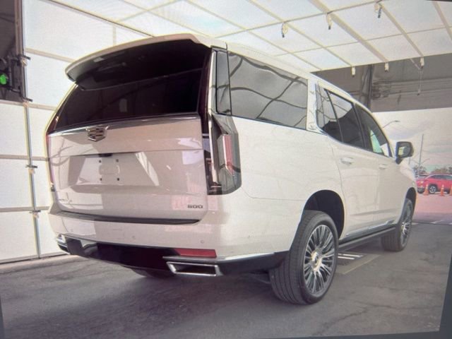 Used 2022 Cadillac Escalade Premium Luxury w/ Performance Package image 2