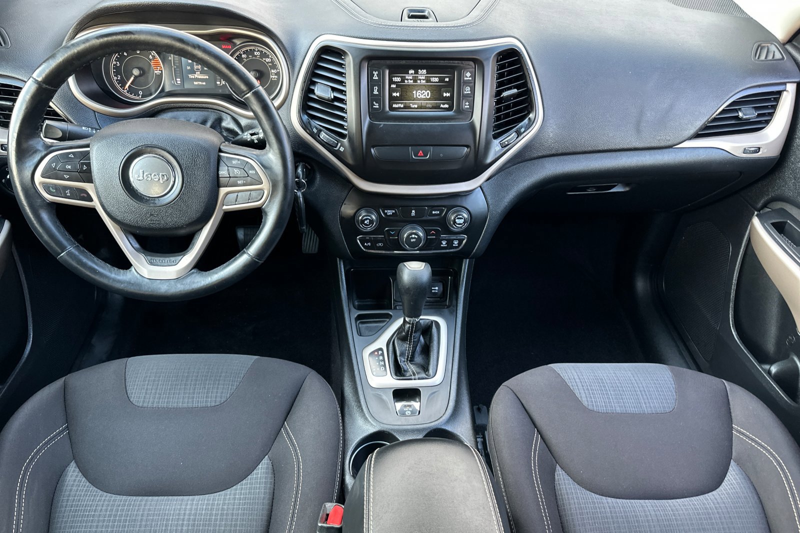 Used 2017 Jeep Cherokee Latitude image 15