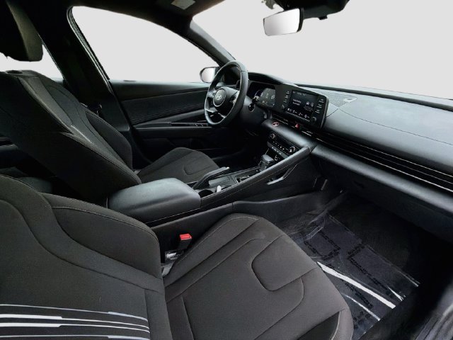 Certified 2025 Hyundai Elantra Sport FWD image 27
