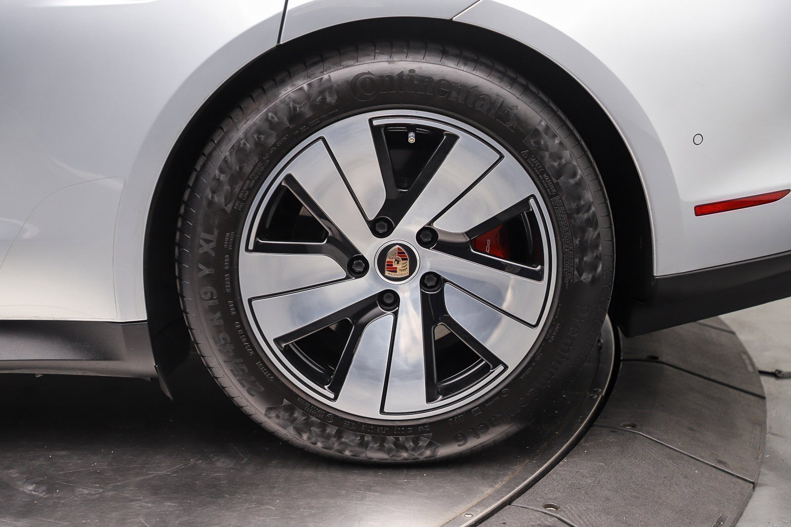 Used 2020 Porsche Taycan 4S AWD/4WD image 15