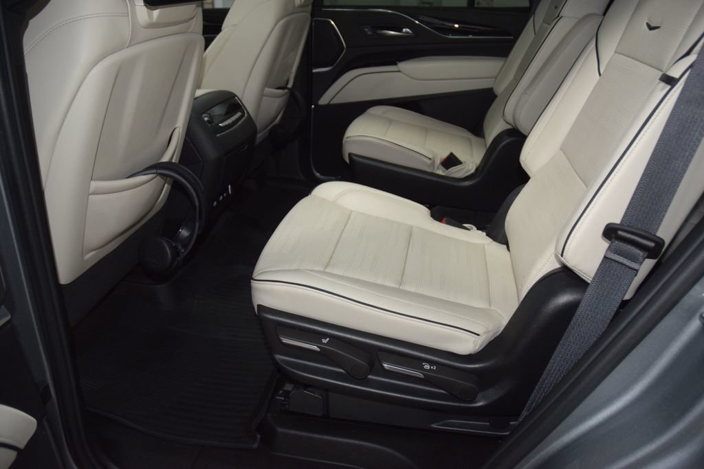 Used 2023 Cadillac Escalade Sport w/ LPO, ONYX Package AWD/4WD image 46