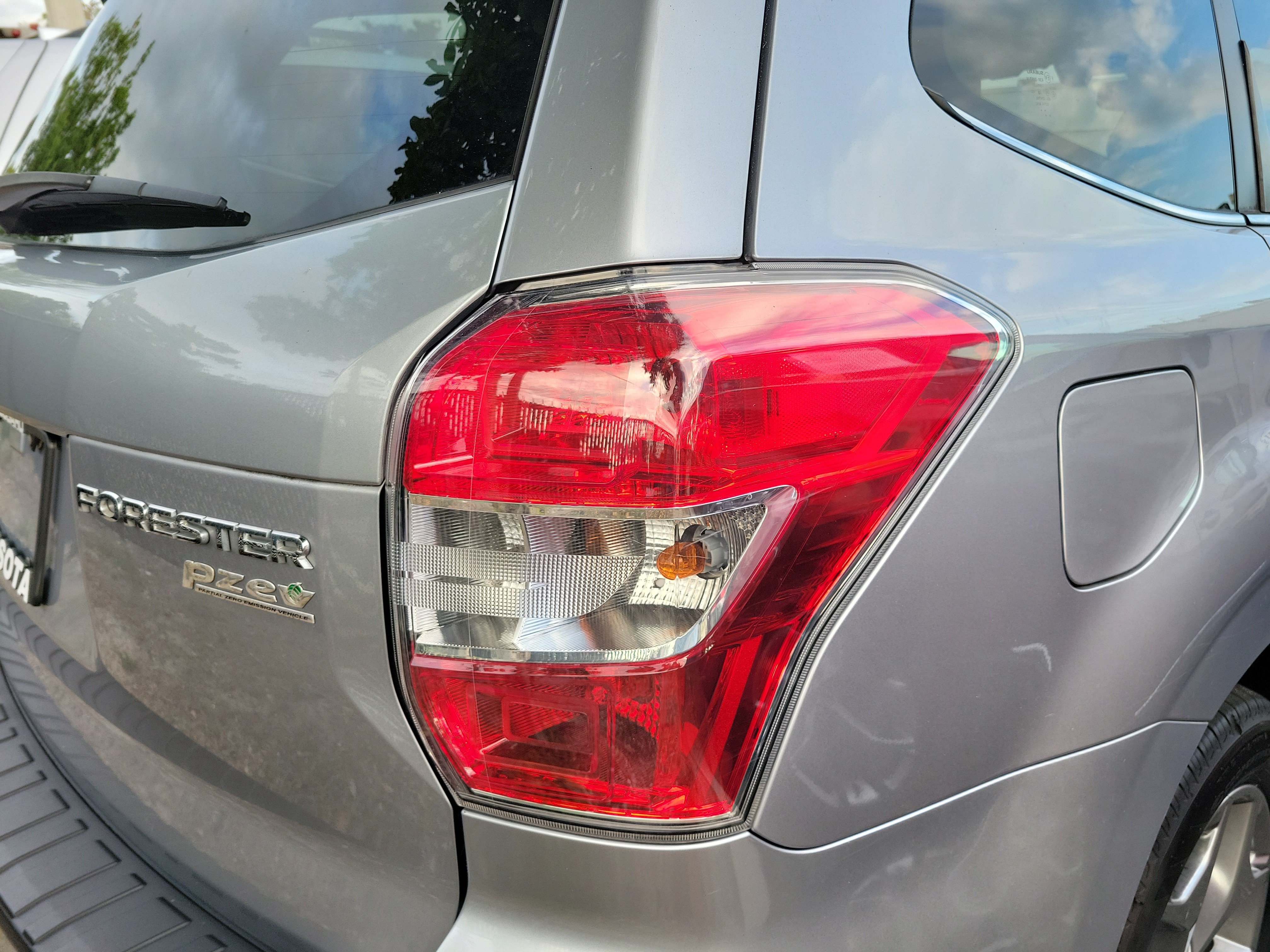 Used 2016 Subaru Forester 2.5i Touring w/ Eyesight & Navigation System AWD/4WD image 29