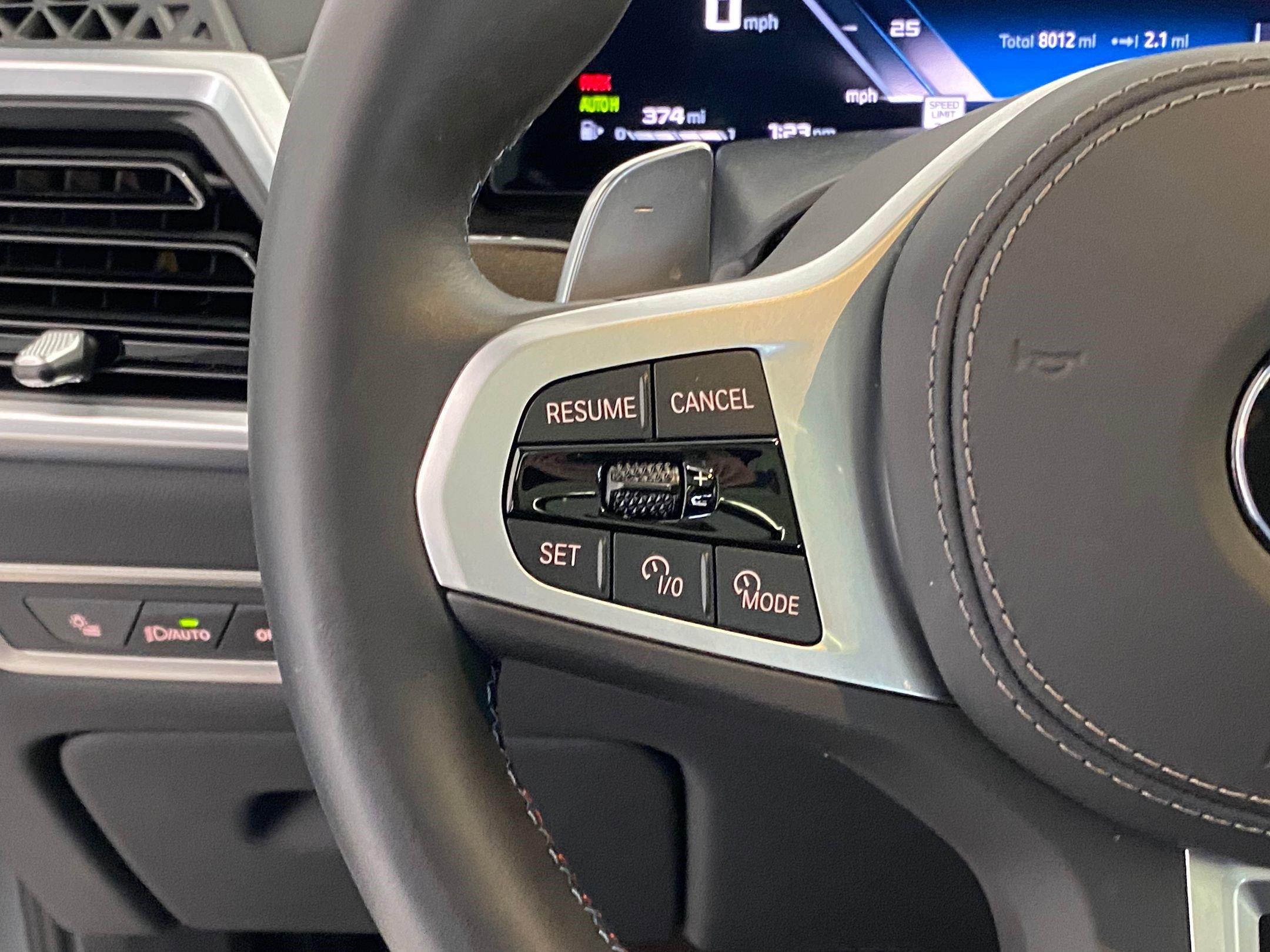 Used 2025 BMW X7 M60i w/ Executive Package image 18