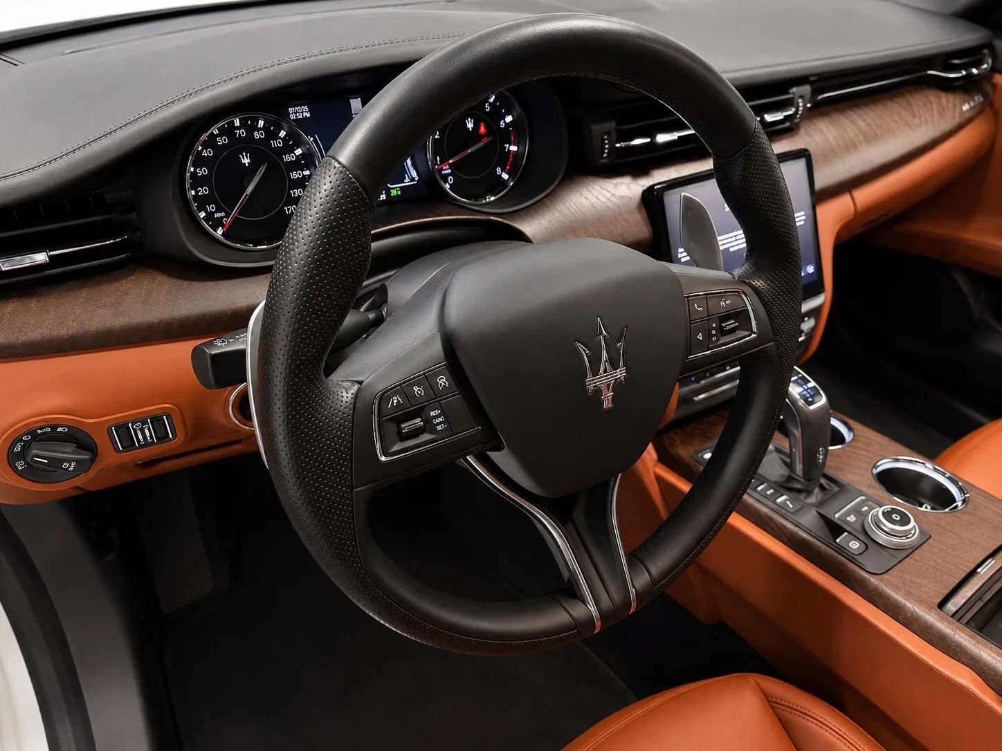 Used 2023 Maserati Quattroporte Modena RWD image 9