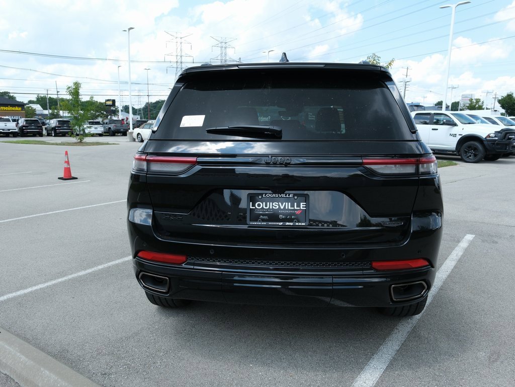 New 2025 Jeep Grand Cherokee Summit image 9