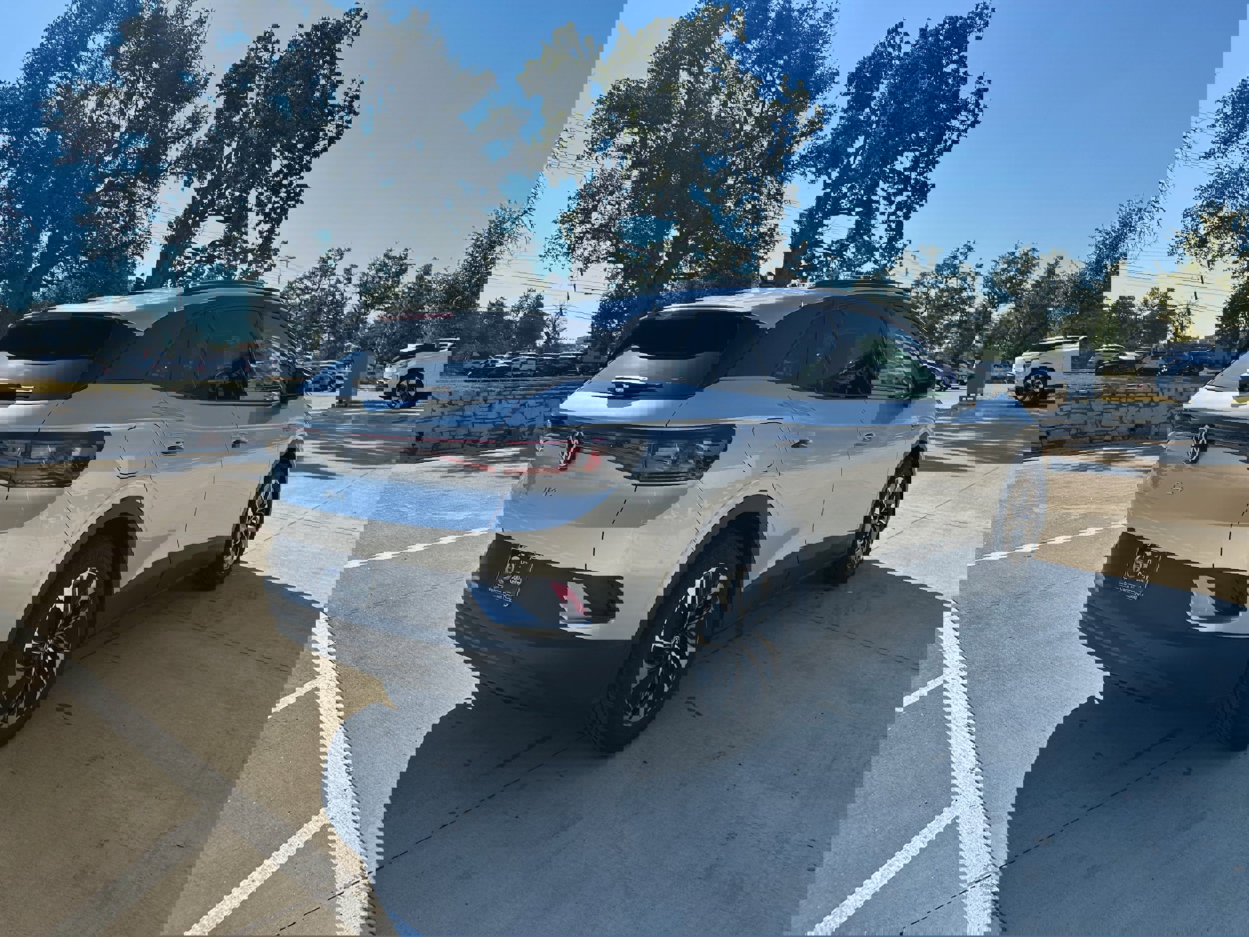 Used 2022 Volkswagen ID.4 Pro image 6