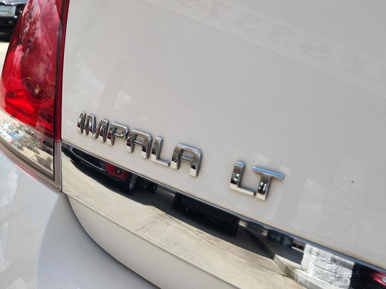 Used 2009 Chevrolet Impala LT w/ Luxury Edition Package FWD image 6