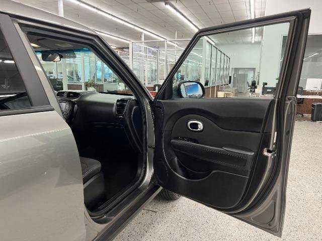 Used 2019 Kia Soul FWD image 23
