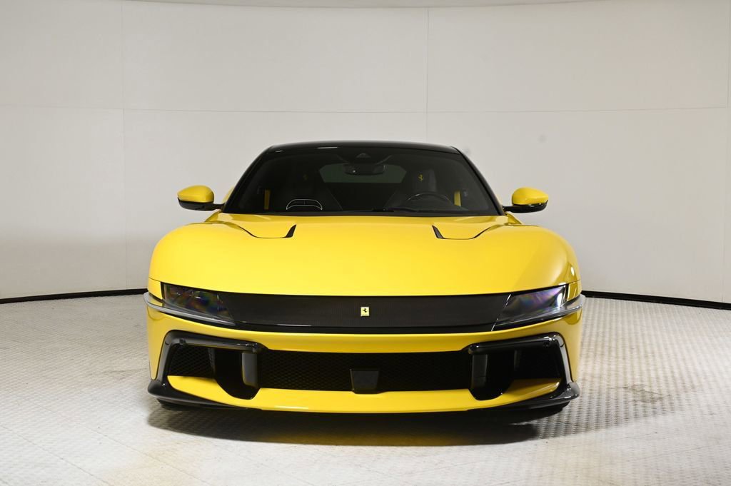 Used 2025 Ferrari 12Cilindri Base image 11