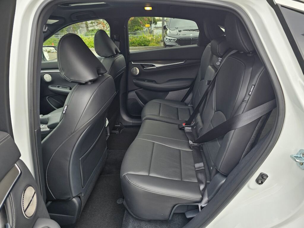 New 2025 INFINITI QX55 Essential image 16