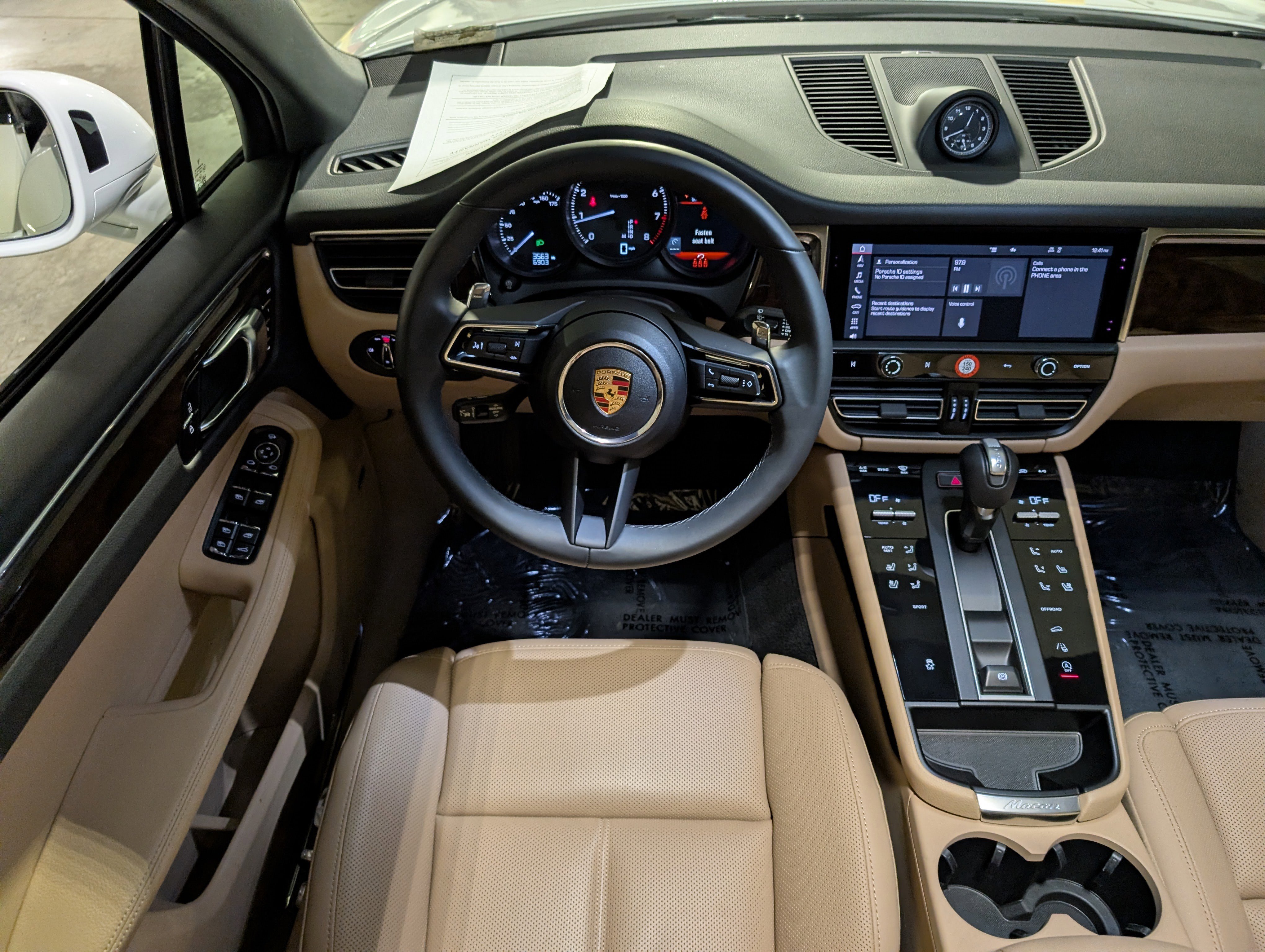 Used 2025 Porsche Macan image 6