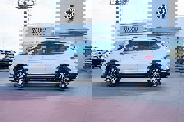 New 2026 Volkswagen Atlas SE image 3