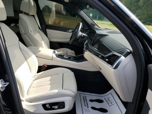 Used 2025 BMW X5 M60i AWD/4WD image 21