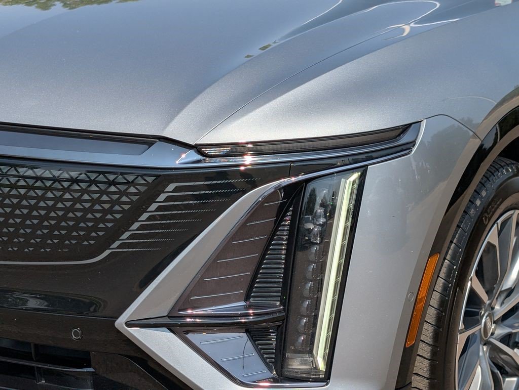 Certified 2024 Cadillac Lyriq Sport w/ LPO, Floor Liner Package AWD/4WD image 9