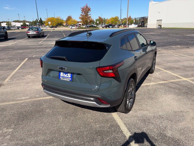 Used 2026 Chevrolet Trax LT w/ LT Convenience Package FWD image 6