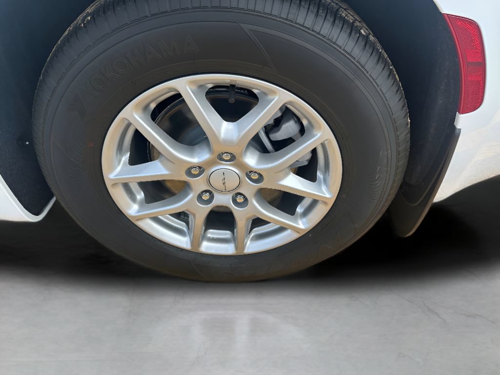 New 2027 Chrysler Pacifica Select FWD image 9