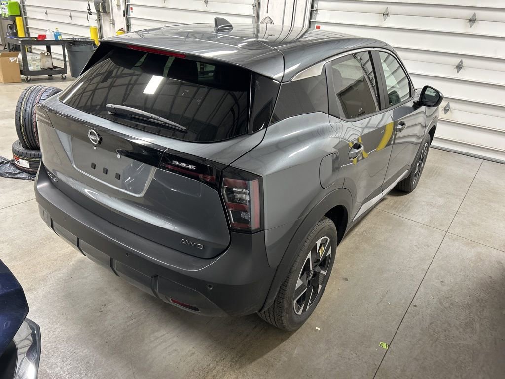 Used 2025 Nissan Kicks SV image 6