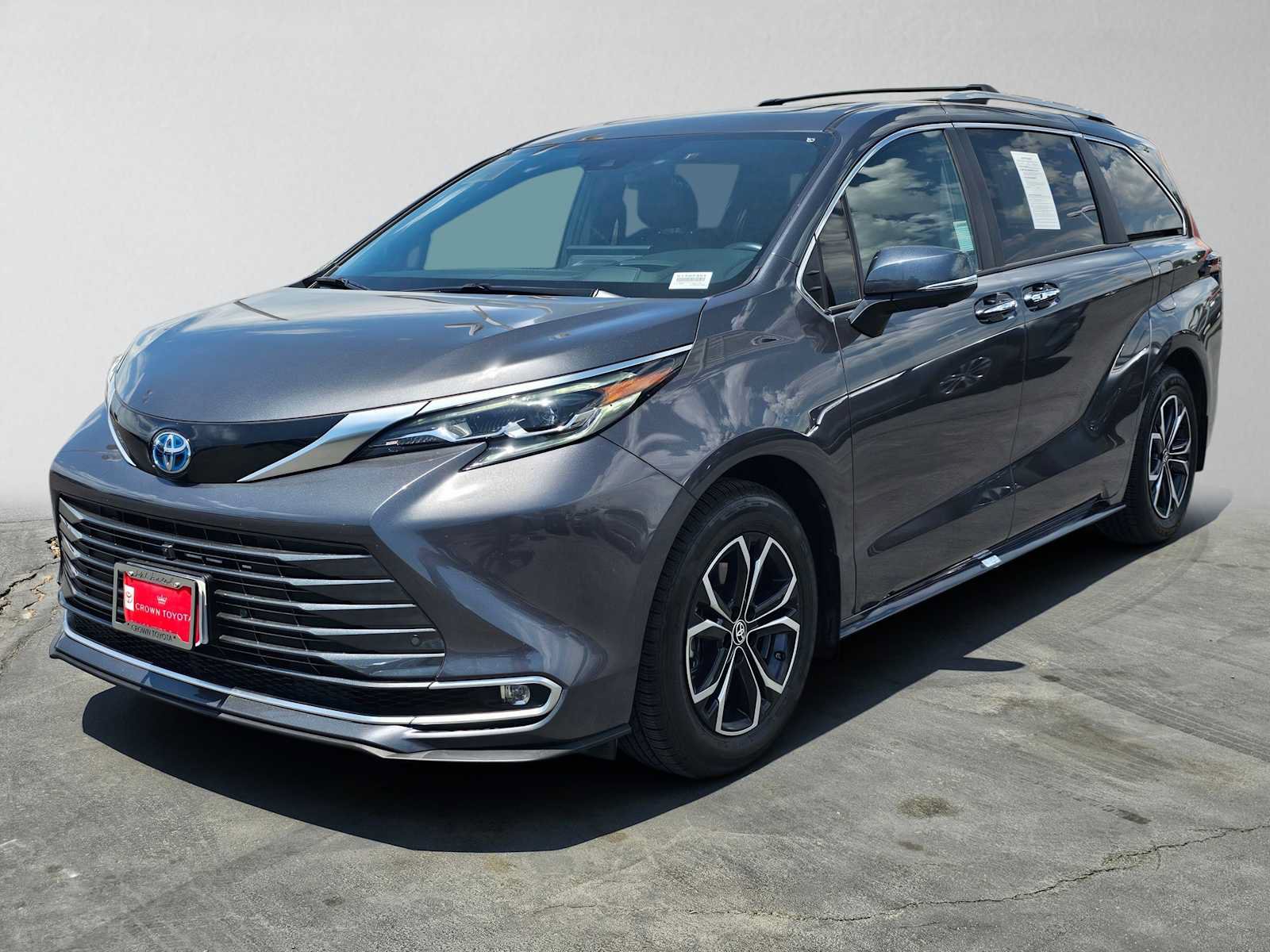 Certified 2025 Toyota Sienna Platinum AWD/4WD image 7