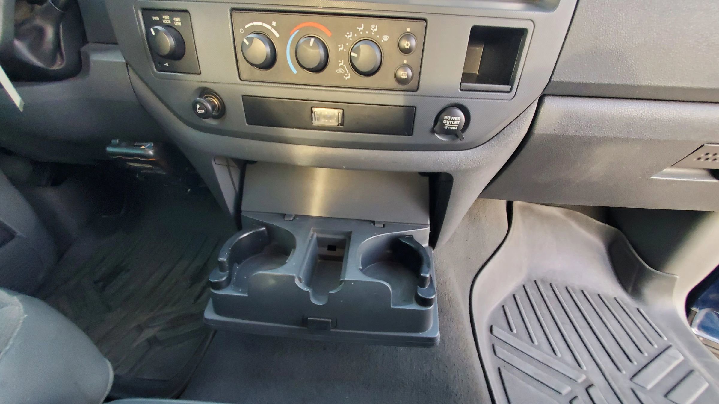 Used 2008 Dodge Ram 1500 Truck SLT image 23