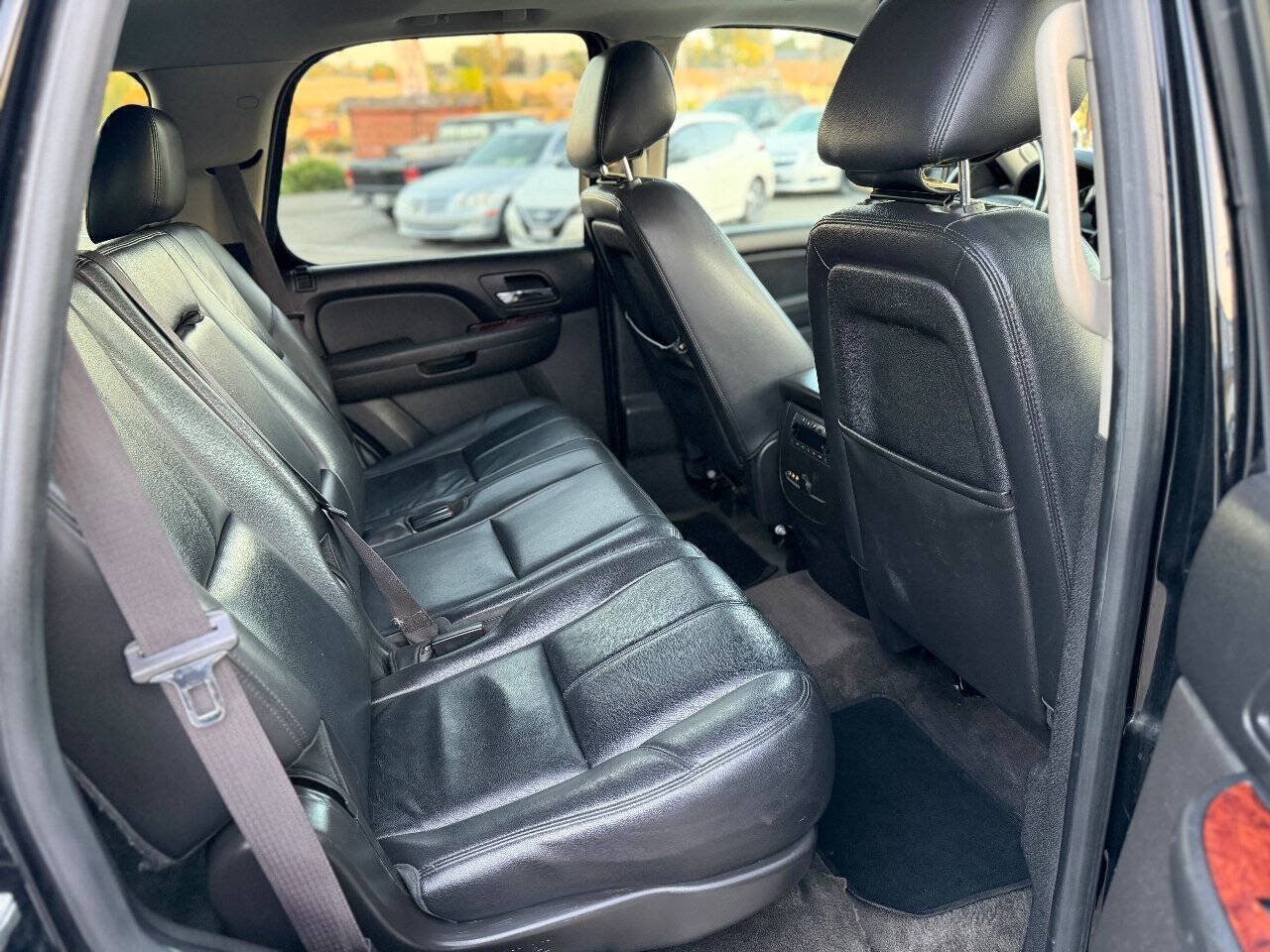 Used 2013 Chevrolet Tahoe LT RWD image 17
