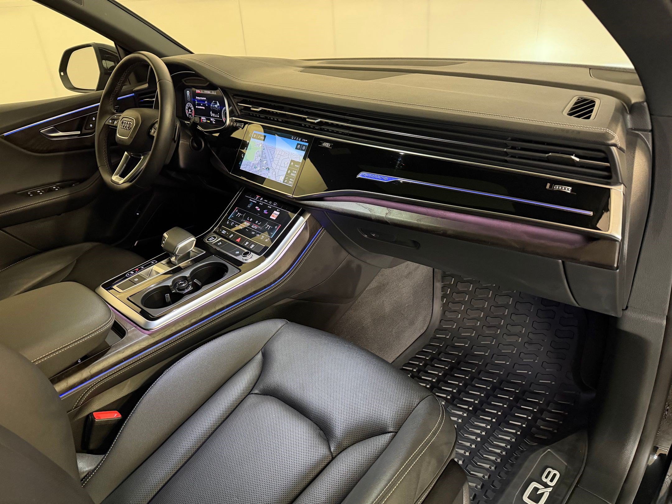 Used 2023 Audi Q8 Premium Plus w/ Premium Plus Package AWD/4WD image 32
