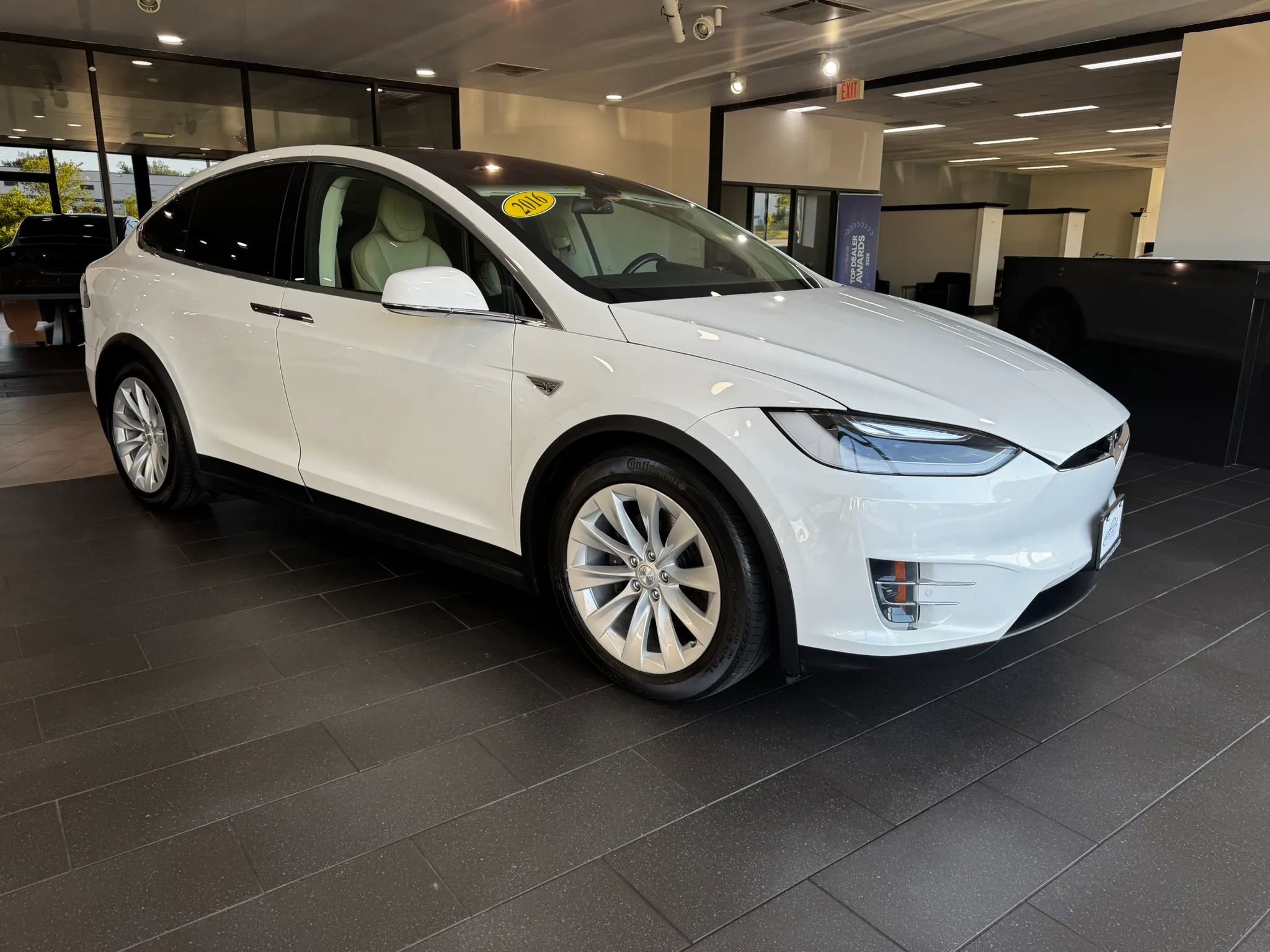 Used 2016 Tesla Model X 90D AWD/4WD image 7