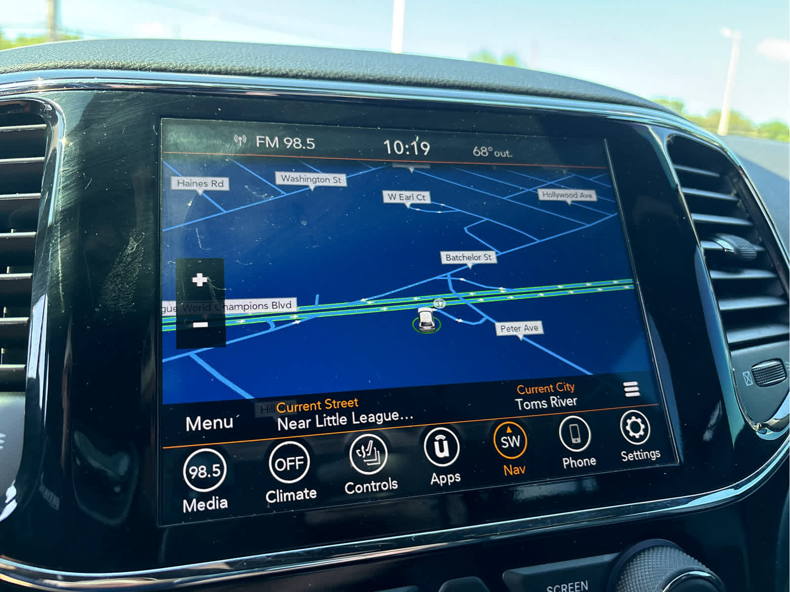 Used 2020 Jeep Grand Cherokee Altitude AWD/4WD image 15