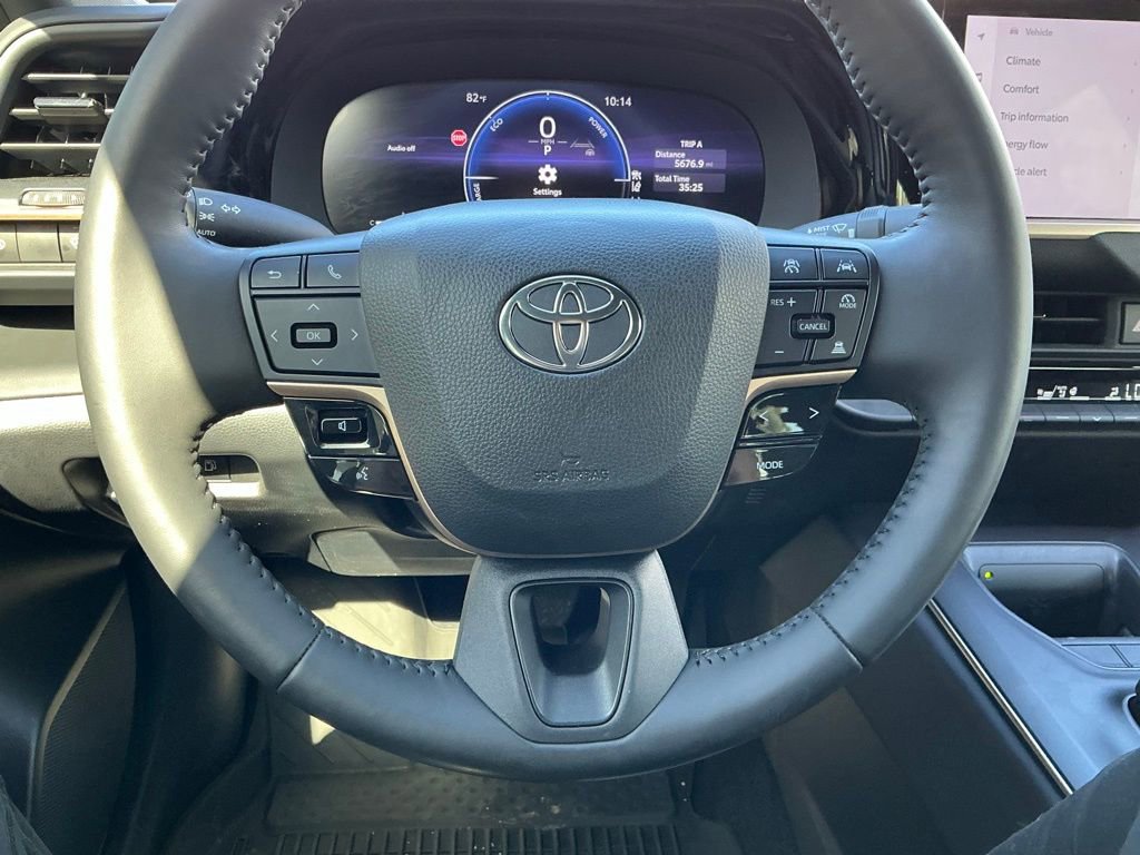 Used 2023 Toyota Crown XLE image 38