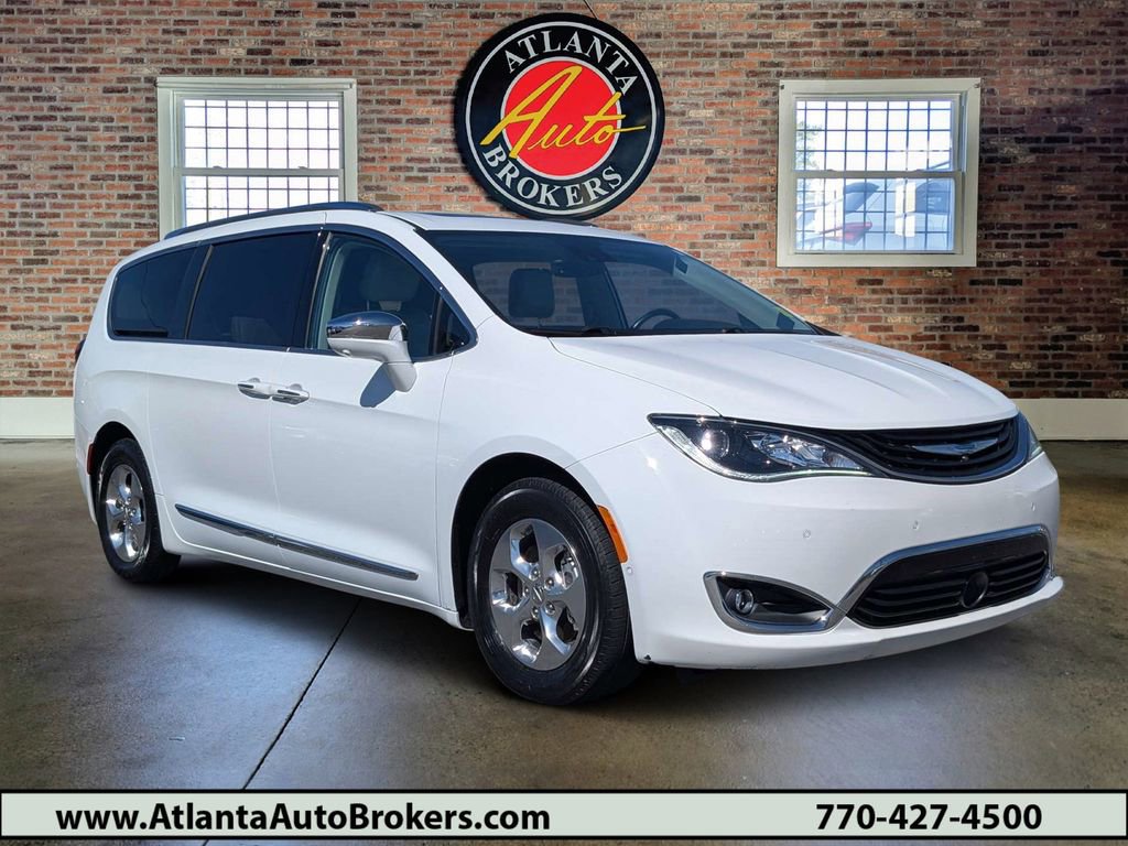 Used 2018 Chrysler Pacifica Limited w/ Advanced Safetytec Group FWD image 1