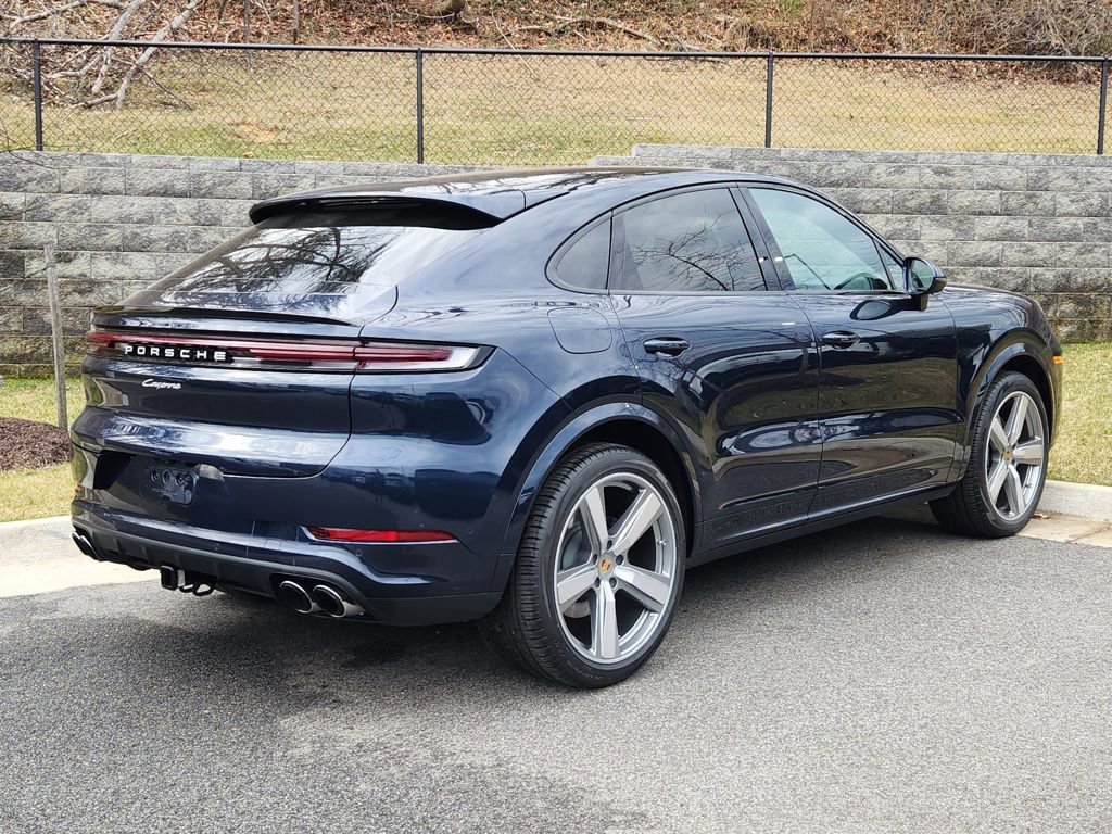 Used 2024 Porsche Cayenne Coupe image 2