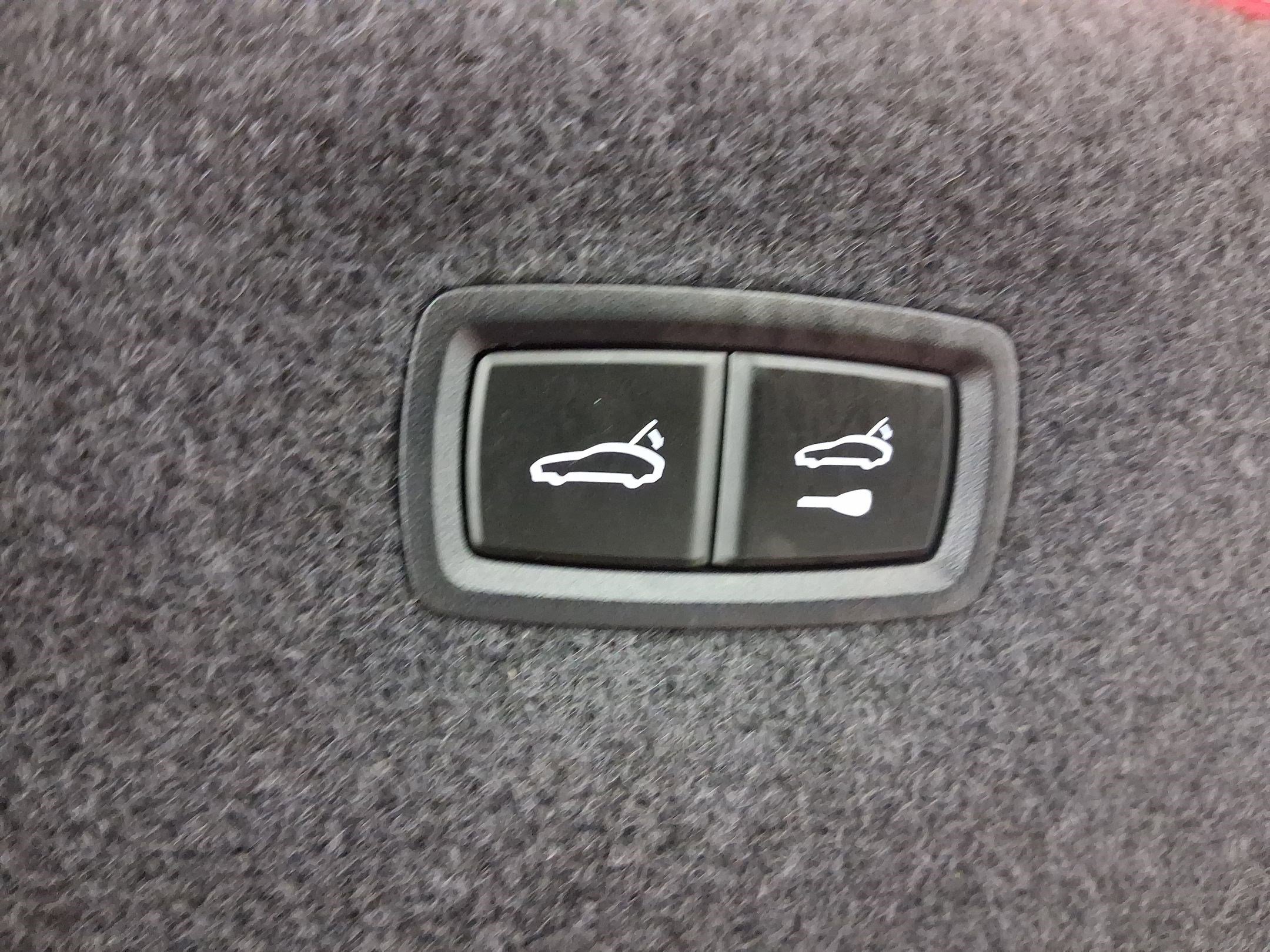 Used 2023 Audi RS e-tron GT w/ Carbon Performance Package image 16