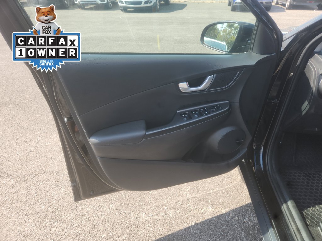 Used 2022 Hyundai Kona Limited FWD image 13