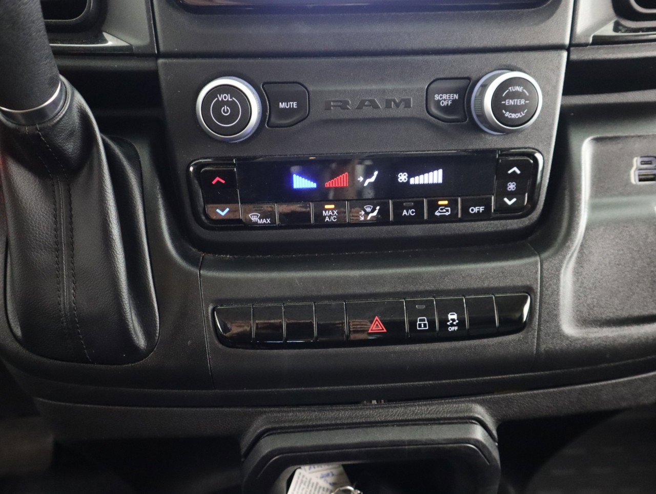 Used 2023 RAM ProMaster 2500 image 23