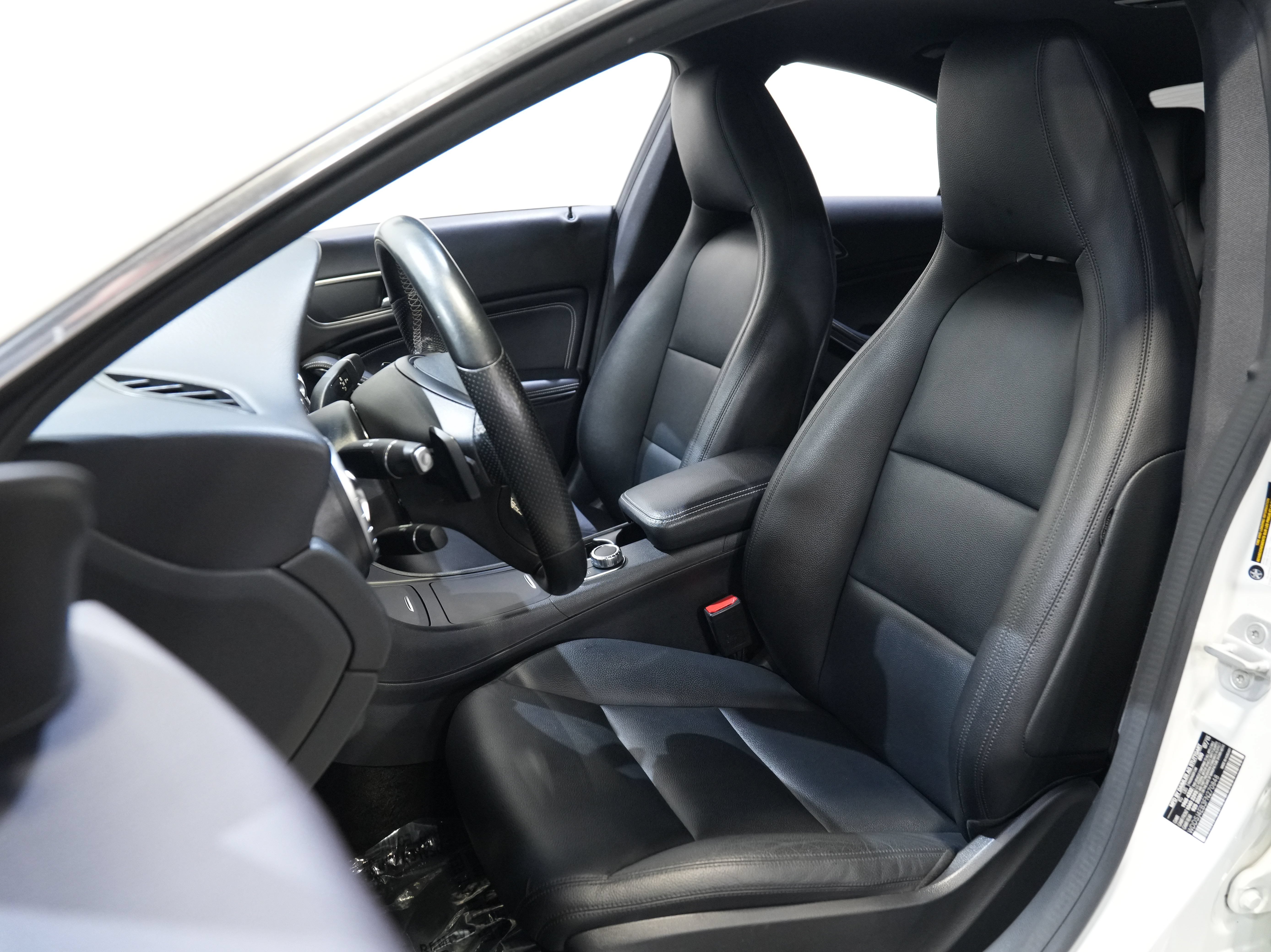 Used 2015 Mercedes-Benz CLA 250 image 29