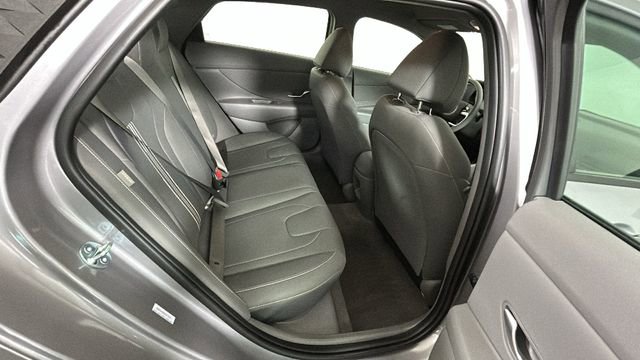 Certified 2025 Hyundai Elantra Sport FWD image 30