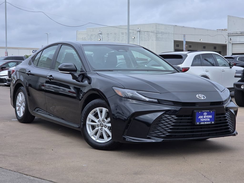 Used 2026 Toyota Camry LE FWD image 2