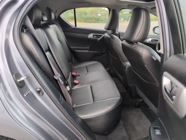 Used 2012 Lexus CT 200h Premium w/ Premium Audio Pkg FWD image 12