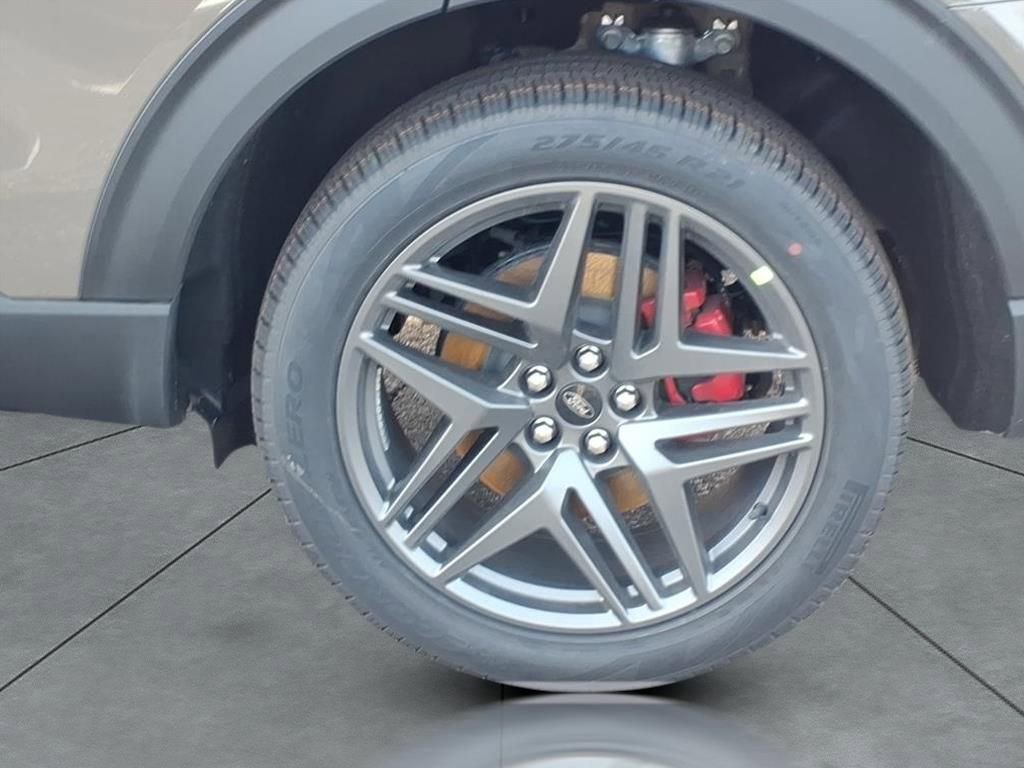 New 2026 Ford Explorer ST-Line w/ ST-Line Street Pack image 4