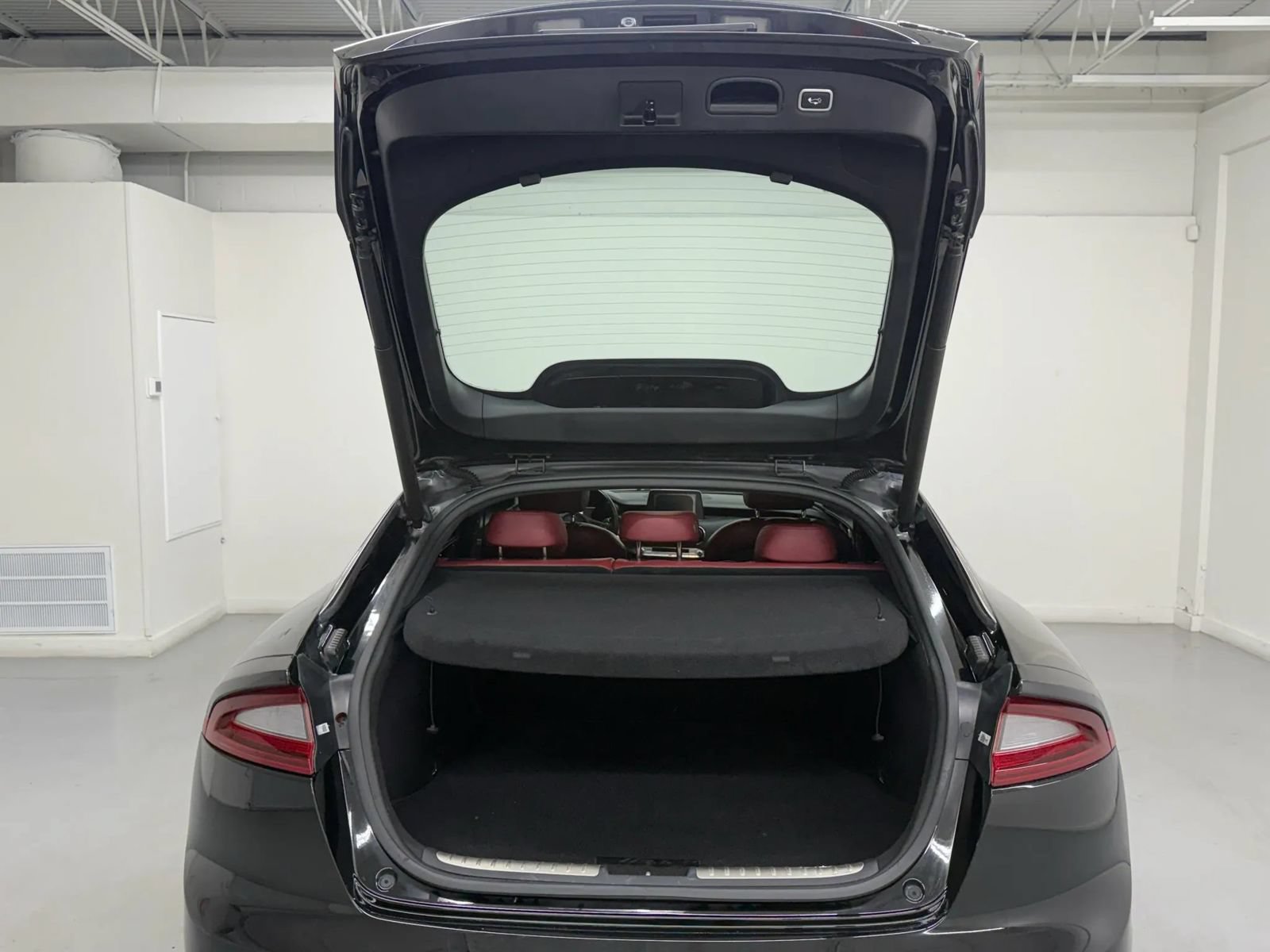 Used 2018 Kia Stinger GT2 AWD/4WD image 42