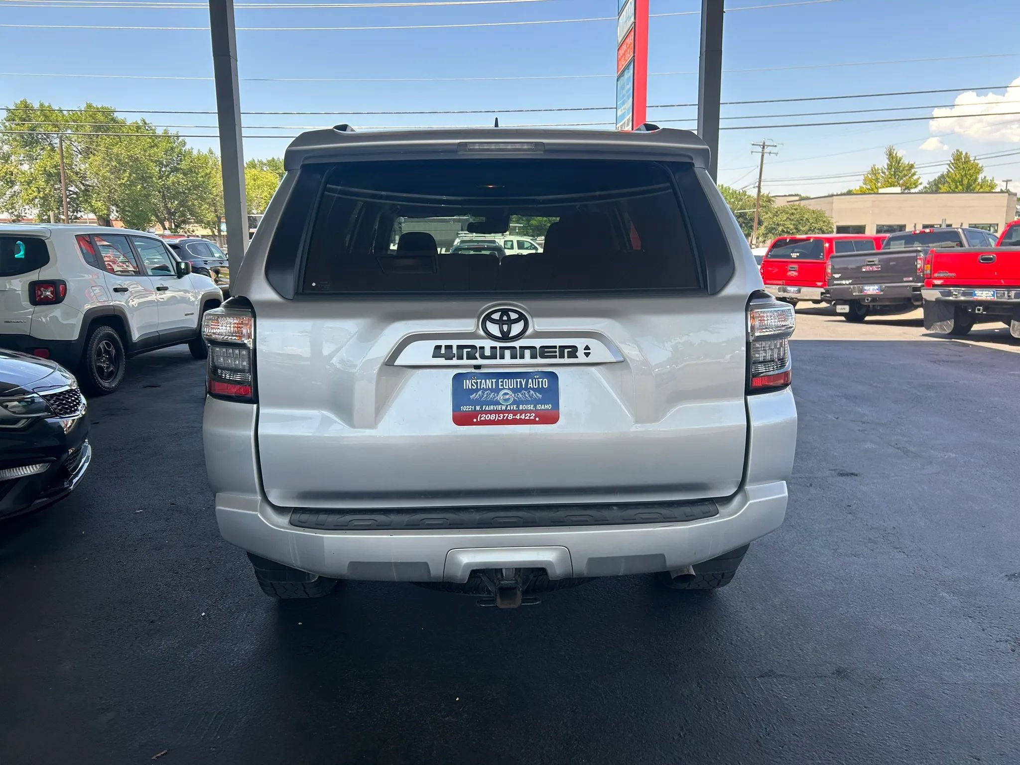 Used 2022 Toyota 4Runner SR5 w/ Revi AWD/4WD image 11