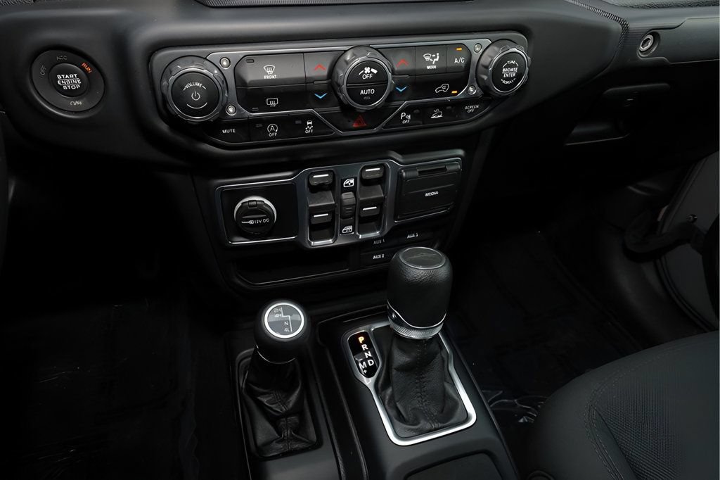 Used 2021 Jeep Gladiator Sport AWD/4WD image 33